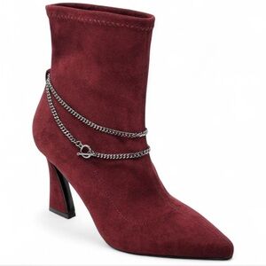 Chain Pointed Toe Bootie‎